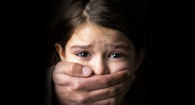 Ditinggal Istri ke Luar Negeri, Kusnadi Leluasa Rudapaksa Anak Tirinya