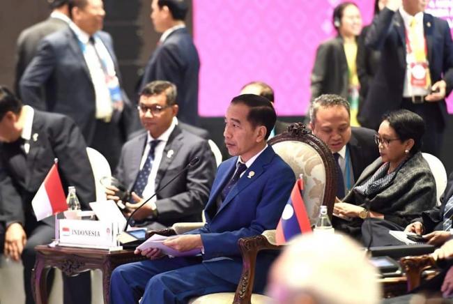 Jokowi Sepakat Larang Limbah Beracun dan Plastik Masuk Indonesia