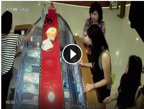 [VIDEO] Hati-hati, Begini Cara Para Copet Beraksi di Keramaian Mall