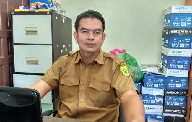 Sekolah di Lingga Lambat Salurkan Seragam Gratis