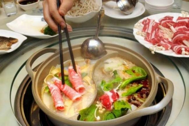 Tim Medis Corona di China Dapat Gratis Makan Hot Pot Selama Setahun