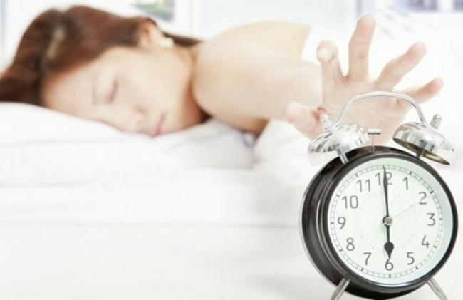 Susah Bangun Pagi Saat WFH? Mungkin Ini Penyebabnya