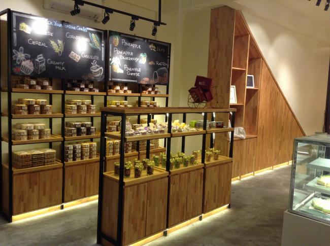 Hmm.. Toko Kue Mois Tawarkan Lapis Legit 21 Varian Rasa