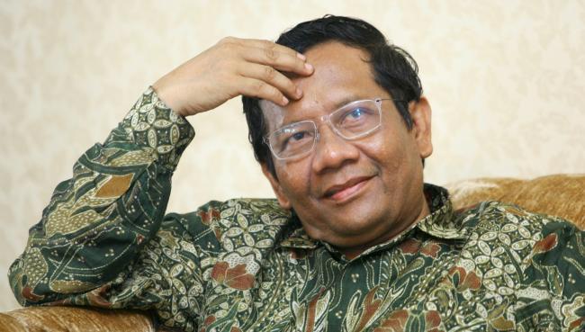 Bingung Pilih Jokowi atau Prabowo? Ini Tips dari Mahfud MD