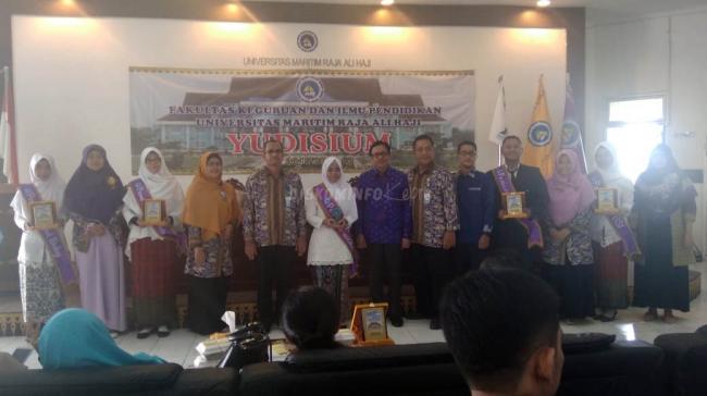 Maimunah, Mahasiswi Program Studi Pendidikan Matematika UMRAH Raih Gelar Pujian