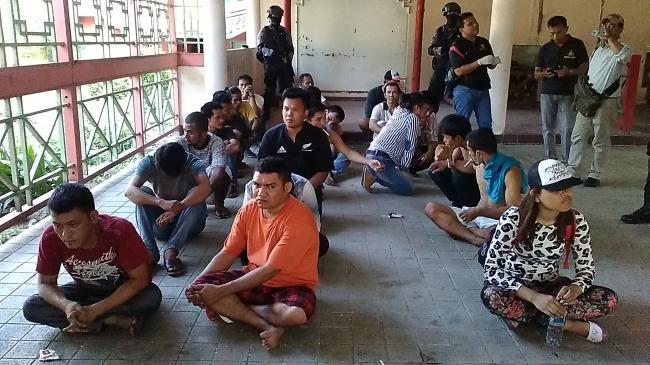 [BREAKINGNEWS] Polda dan BNN Kepri Serbu Pesta Narkoba Puluhan Orang di Nagoya