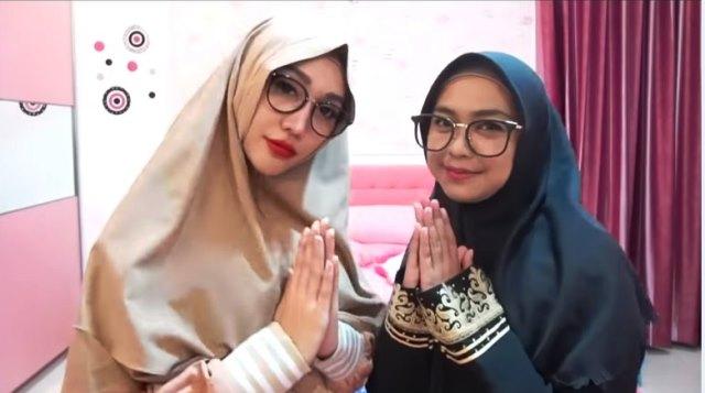 Saat Ria Ricis Ajak Lucinta Luna Tutup Aurat