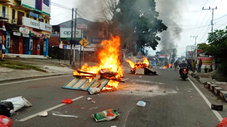 Manokwari Mencekam, Kantor DPRD Papua Barat Dibakar