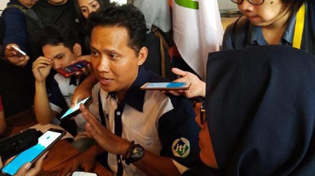 Bersyukur Ari Askhara Dipecat, Awak Kabin: Banyak Kebijakan Aneh