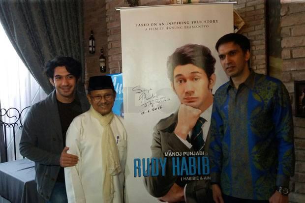 Lebaran Hari Pertama di Batam, Film Rudy Habibie Masih Paling Diminati  