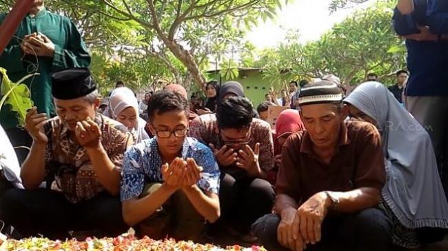 Jenazah Pertama Korban Lion Air JT-610 Dimakamkan