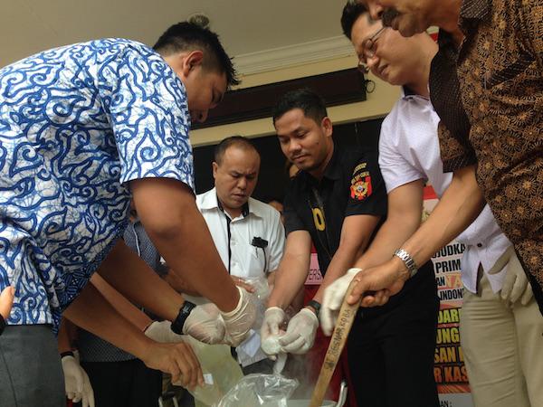 Polisi Rebus Sabu dan Ekstasi di Mapolresta