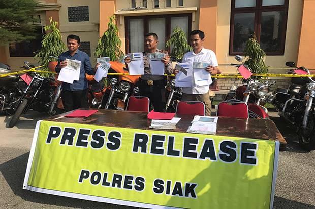 Polres Siak Amankan 12 Motor Harley Davidson Bodong dari Batam