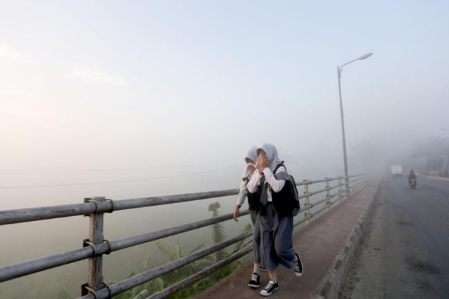 Kabut Asap Kembali Tebal, Sekolah di Pekanbaru Diliburkan Lagi