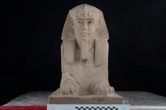 Arkeolog Mesir Temukan Sphinx Kecil Era 300 SM di Kuil Kom Ombo