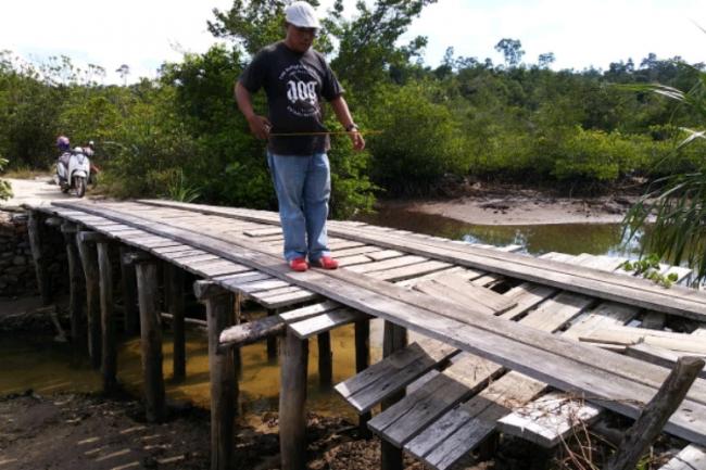 Dinas PU Segera Perbaiki Jembatan Penghubung ke Kantor Camat Selayar