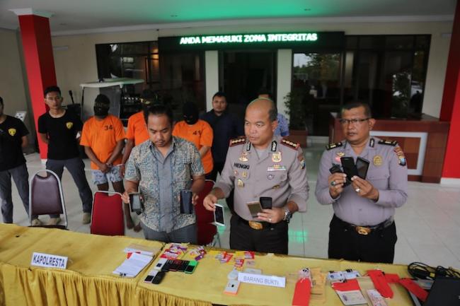 Dua Nigeria Mengaku Tentara Amerika Sukses Tipu Korbannya di Batam 