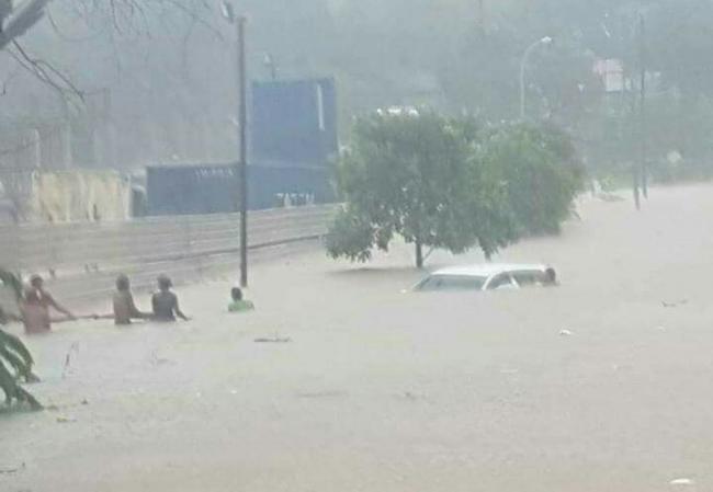 Cerita Netizen yang Selamat dari Kepungan Banjir di Batam Centre