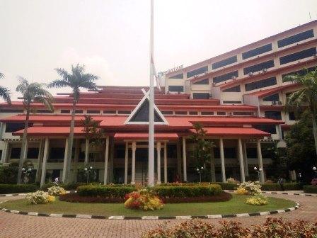 Bendera Merah Putih Setengah Tiang Berkibar di BP Batam