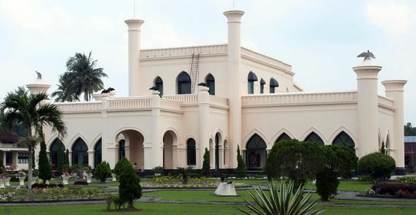 Pembakar Istana Siak Mengaku Dapat Bisikan Nenek