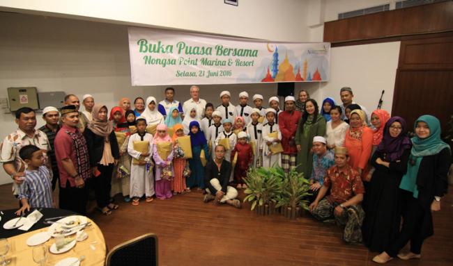  Nongsa Point Marina & Resort Berbuka Puasa Bersama Anak-Anak Panti Al-Fatih Nongsa 