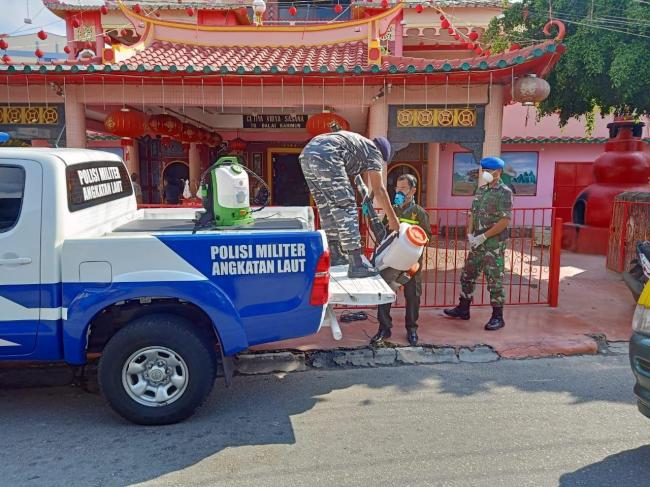 Lanal Karimun Bantu Disinfeksi Rumah Ibadah