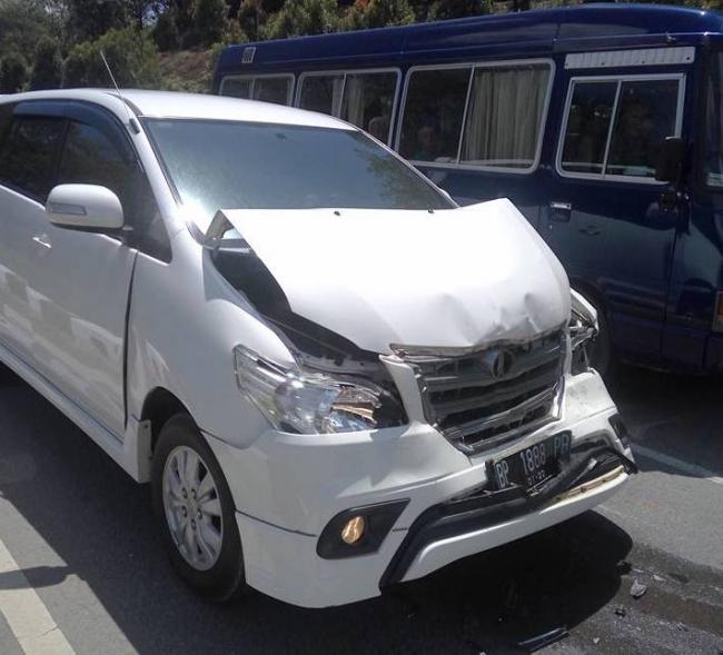 Tabrakan Beruntun di Taman Raya, 3 Rusak Parah, Range Rover Justru Rusak Ringan