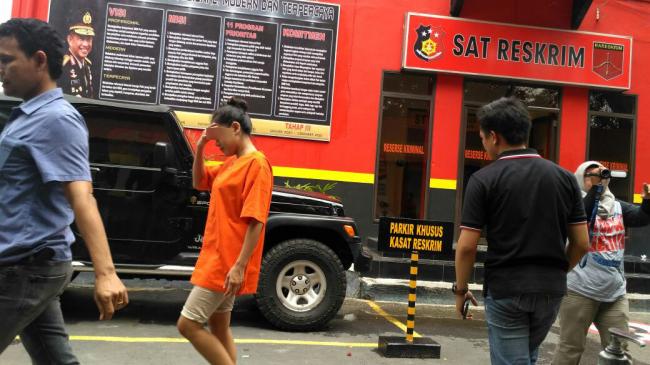 Pelanggan Gigolo Berusia 15 Tahun Ingin Punya Anak Blasteran?