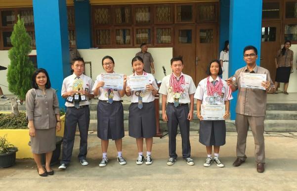 Lima Pelajar SMA Yos Sudarso Sabet 27 Gelar Lomba Renang Sniper Swiming Club