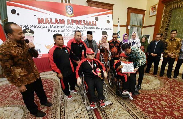 Atlet Kepri Berprestasi Diguyur Bonus Ratusan Juta