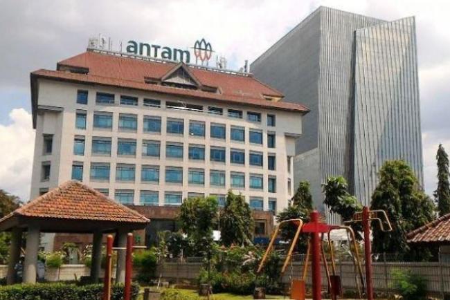 Erek Thohir Copot 2 Petinggi Antam
