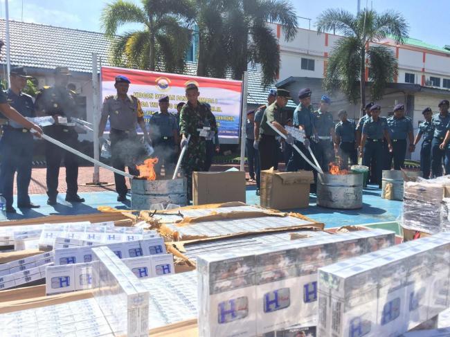 Barang Selundupan Senilai Rp 3 Miliar Dimusnahkan Lanal Karimun