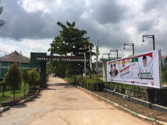 Spanduk Caleg di Gerbang Perumahan, Bawaslu Minta Segera Dipindahkan