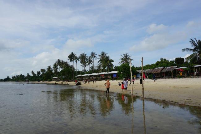 Menyambangi Pantai Tanjung Siambang 