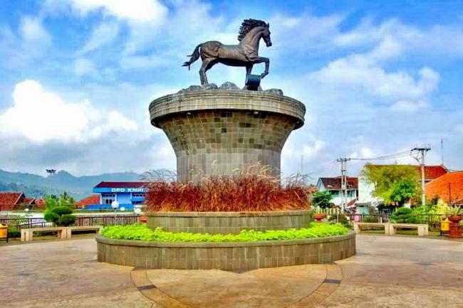 Wisata Berkah Ramadan Bikin Kuningan Bergairah 