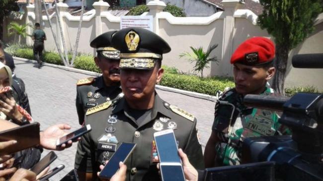Denny: Galak Juga Jenderal Andika, Dulu Dandim, Kini Sikat Oknum TNI Rusuh