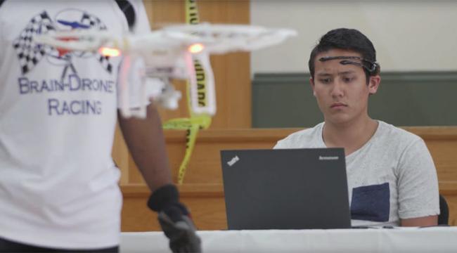 Wow, Mahasiswa Ciptakan Drone yang Diterbangkan dengan Pikiran!