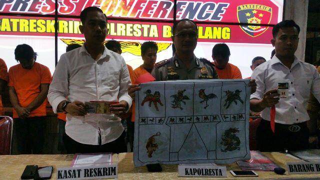Polisi Batam Gerebek Dua Arena Judi, 12 Orang Ditangkap