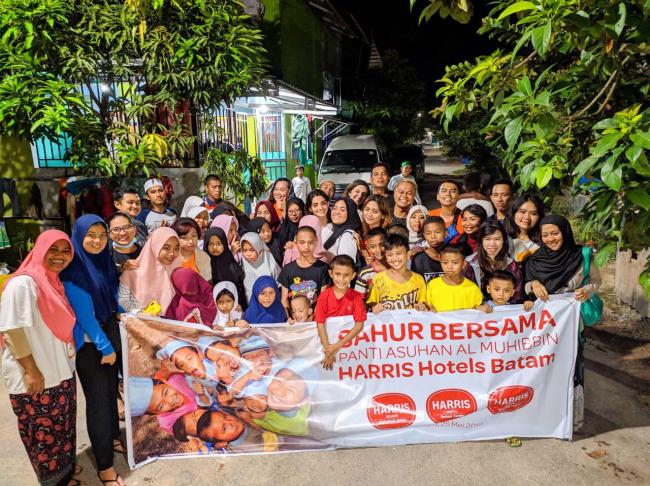Harris Hotels Batam Sahur Bersama Anak-anak Panti Asuhan Al-Muhibbin