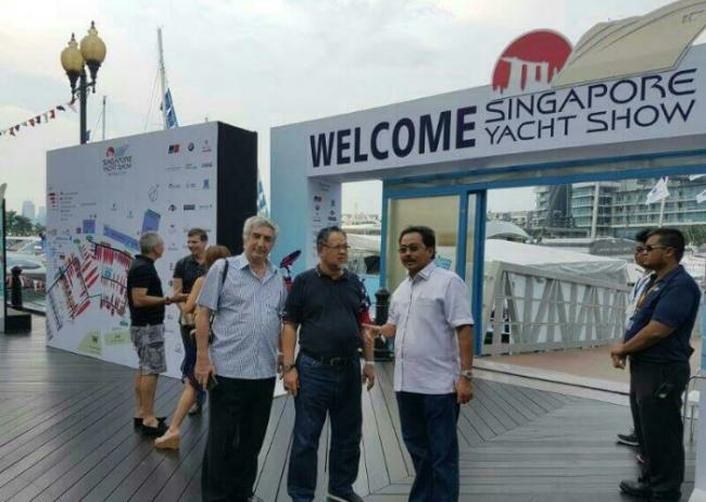 Nurdin Jual Pesona Bahari Kepri di Singapura Yatch Show