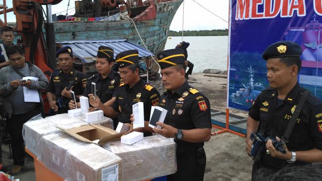 Sempat Kejar-kejaran, DJBC Kepri Tegah Penyelundupan Hp Xiaomi Senilai Rp 6,5 Miliar 