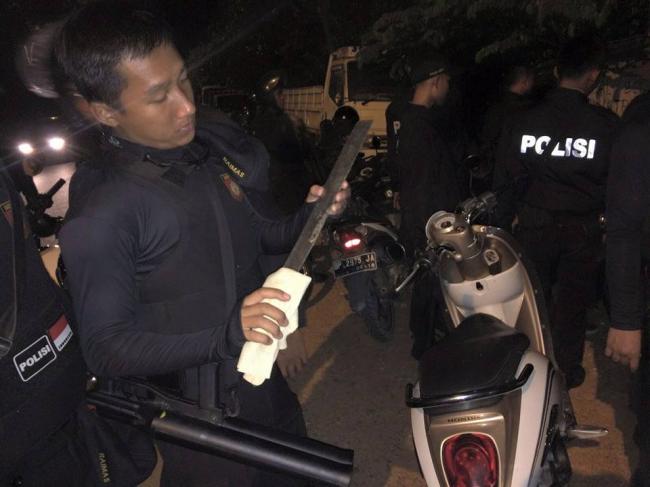 Razia Polresta: Polisi Panen Penjahatan, Alat Kejahatan, Puluhan Orang Diamankan 