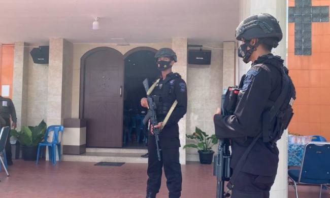 Aparat Bersenjata Jaga Ketat Perayaan Paskah di Karimun