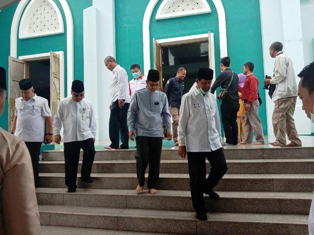 Tunggu Fatwa MUI, Isdianto: Tetap Salat Jumat, Asal Sehat
