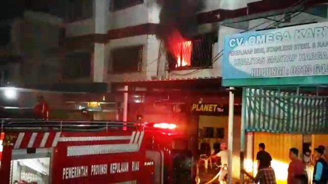Damkar Padamkan Kobaran Api Dalam 30 Menit