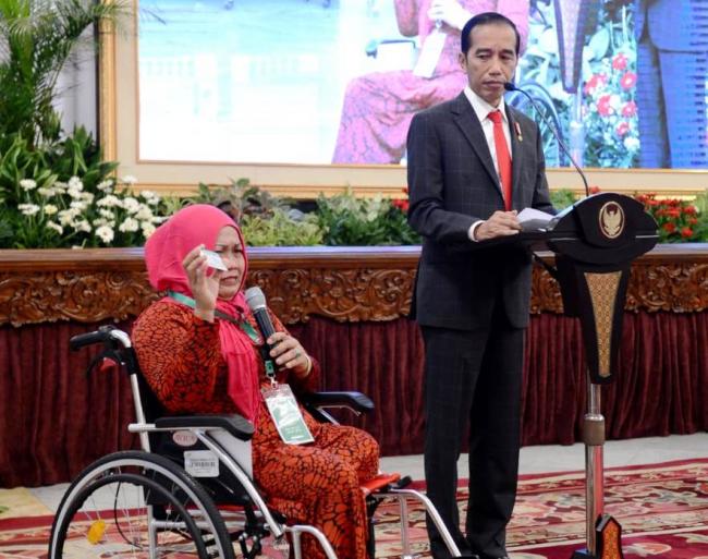 Cerita Haru Seorang Penerima KIS di Depan Presiden