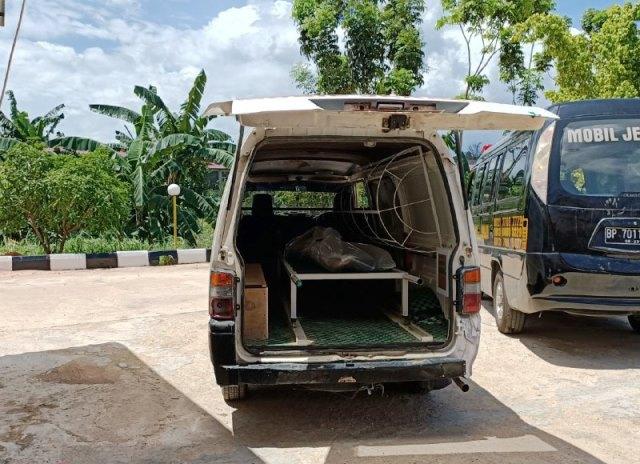 Terungkap, Ini Identitas Mayat Pria Berselimut Sarung di Nongsa