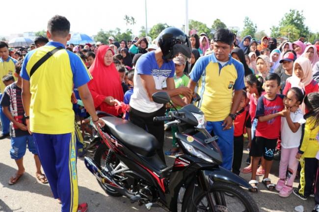 Jalan Santai Polres Lingga Berhadiah Sepeda Motor dan Kambing