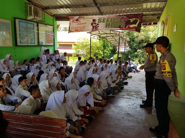Polsek Balai Karimun Sambangi Sekolah-sekolah