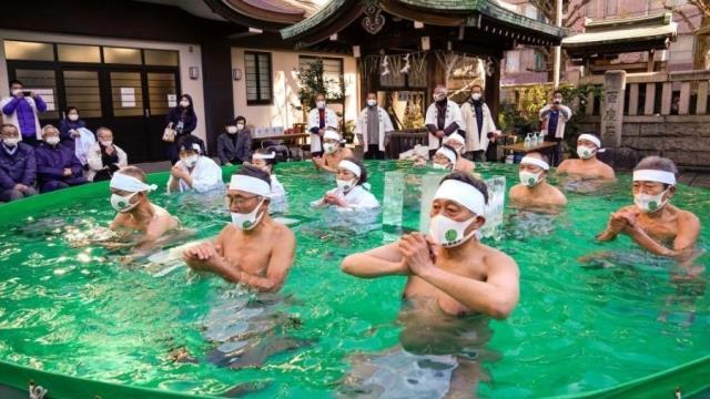 Mandi Es, Ritual Usir Pandemi Covid-19 Ala Penganut Shinto di Jepang